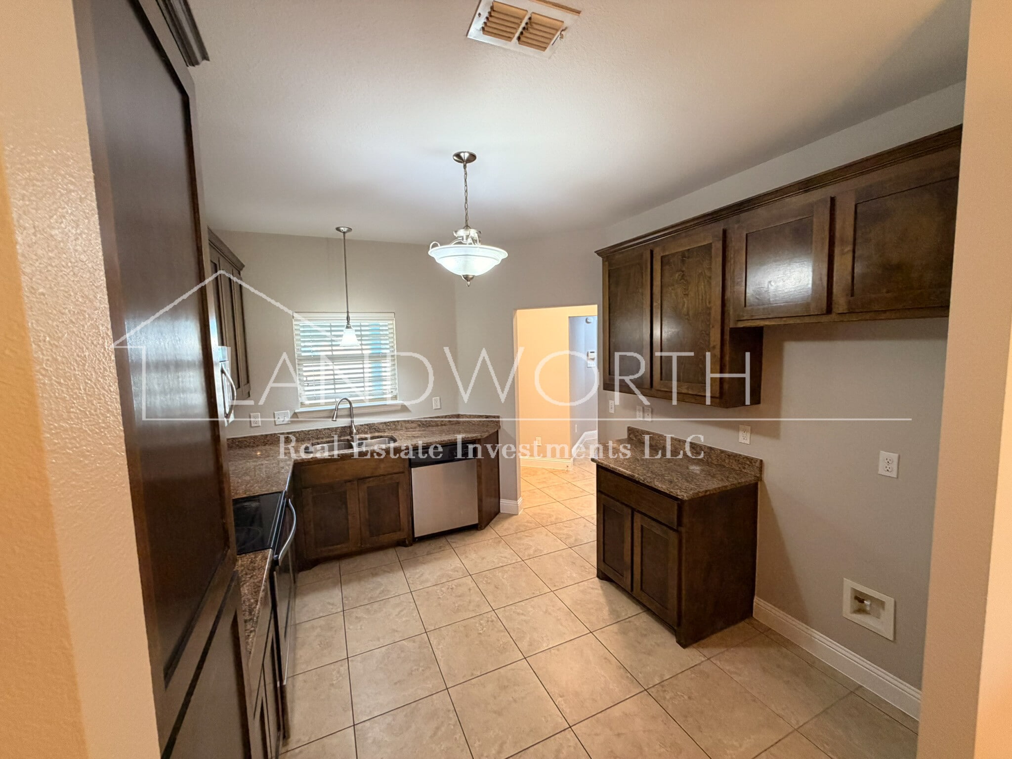 Building Photo - 4612 Angus Dr