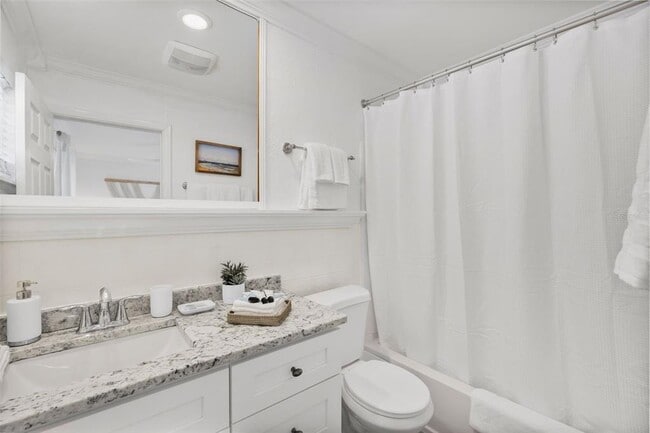 Building Photo - 1603 Gulf Dr N