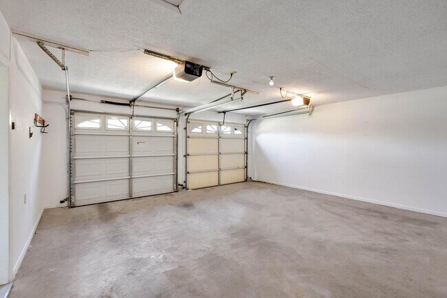 Building Photo - 16001 Awalt Dr