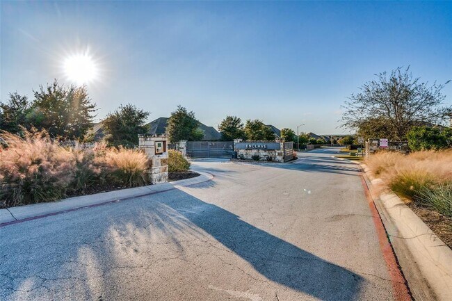 Building Photo - 602 Cardenas Ln