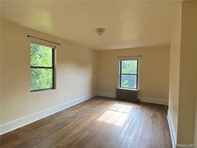 Building Photo - 176 Colonial Pkwy