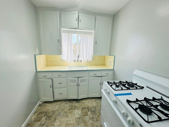 Building Photo - 7 E Clark St