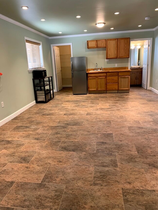 Building Photo - 263 Gardenia St