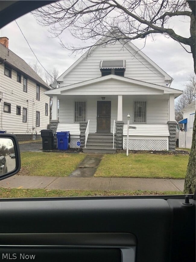 Primary Photo - 9905 Dunlap Ave
