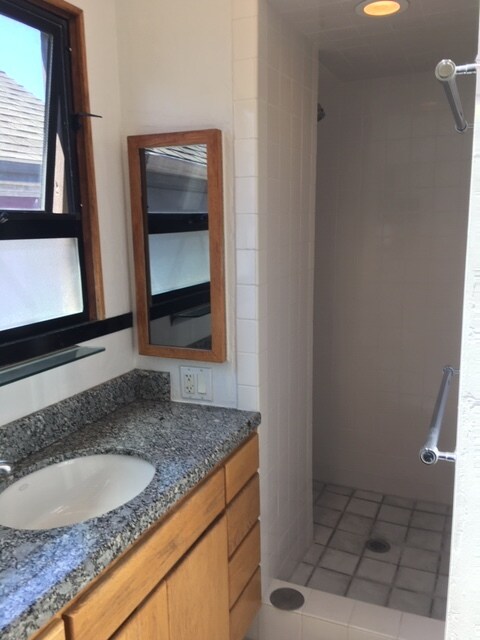 Bathroom w/Shower - 261 Anderson St