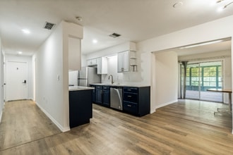 Building Photo - 3960 Juanita St