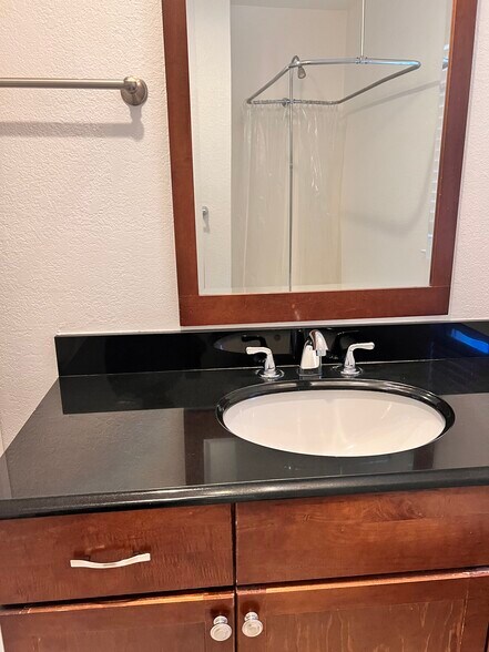 Building Photo - 144 San Lorenzo Ave