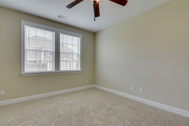 Building Photo - 5458 Everlook Cir