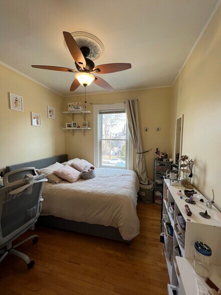 Building Photo - 176 Elm St