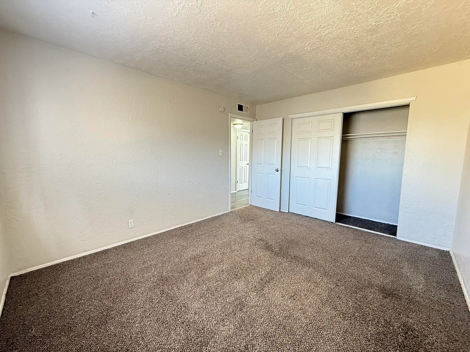Building Photo - 405 Dorado Ct SE