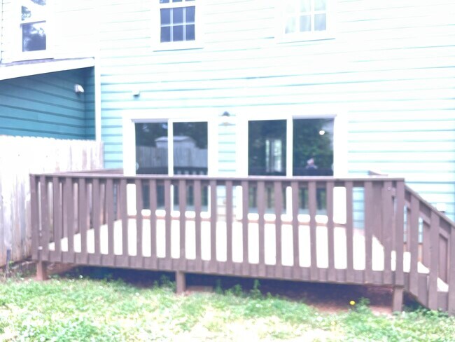Building Photo - 3650 Regency Park Dr