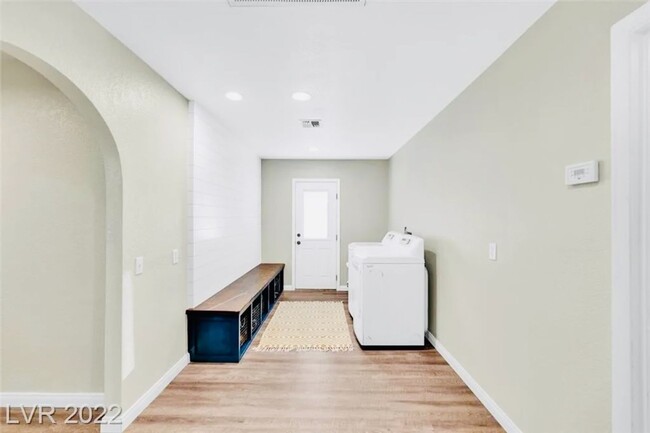 Building Photo - COMING SOON: Single Story 5 Bd, 4 Bth, Inc...