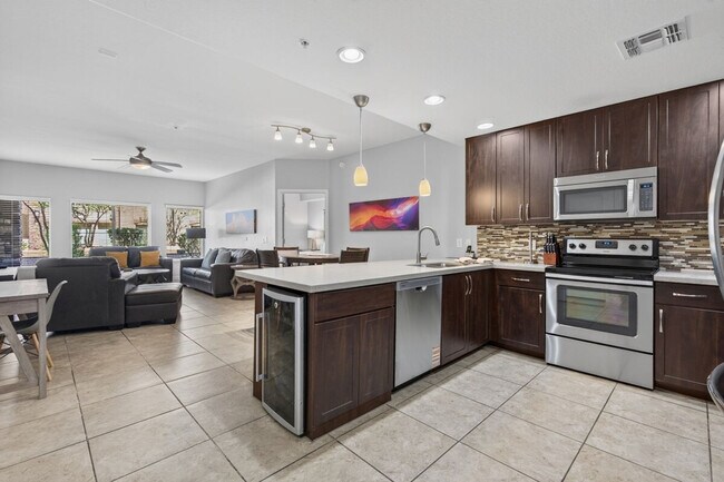 Building Photo - 5350 E Deer Valley Dr