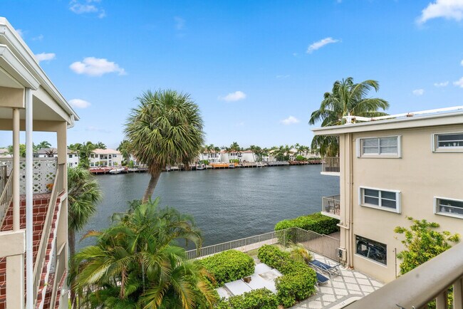 Primary Photo - 2400 S Ocean Dr