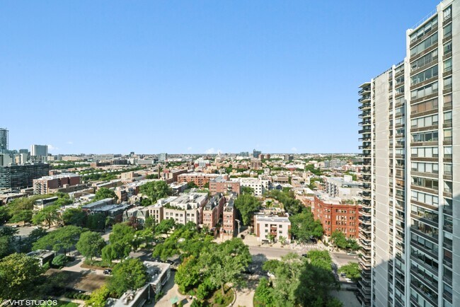 Building Photo - 1455 N Sandburg Terrace