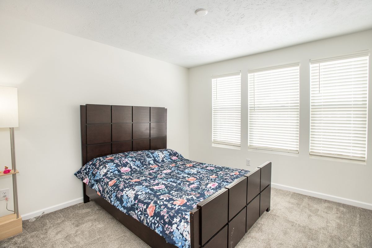 Building Photo - 27849 Birchwood Ct