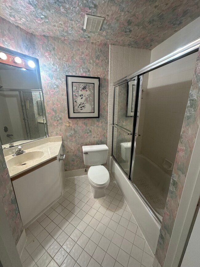 Building Photo - 5179 Europa Dr