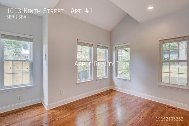 Building Photo - 1013 Ninth Street-Apt. #1