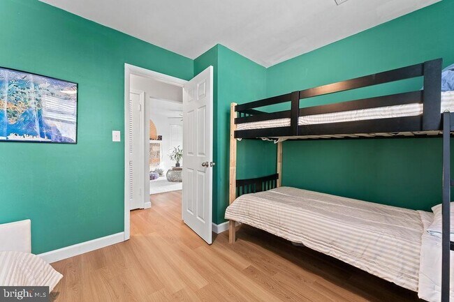 Building Photo - 601 Hanson Ave