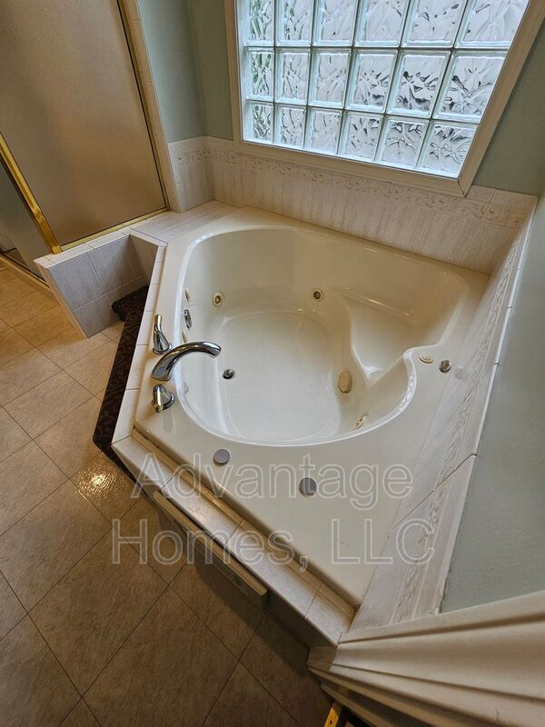 Building Photo - 14117 Parkhill Ln