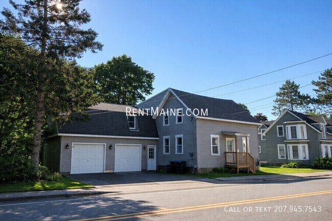 Building Photo - 492 Main St