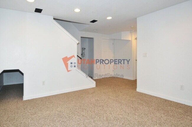 Building Photo - 5083 Digory Dr