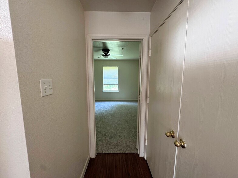 Building Photo - 1100 Lansberry Ct
