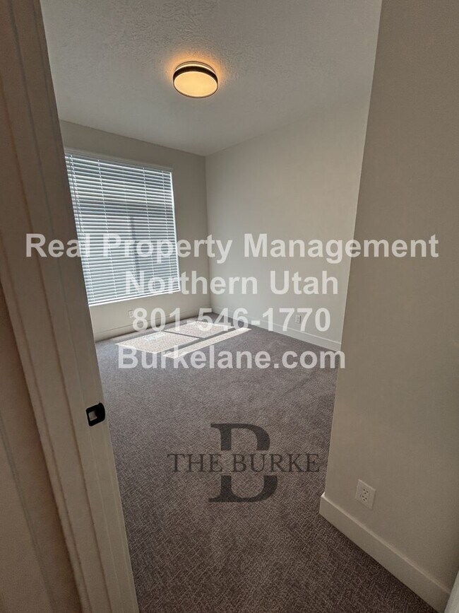 Building Photo - Brand New Townhomes in Farmington