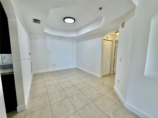 Building Photo - 6540 NW 114th Ave