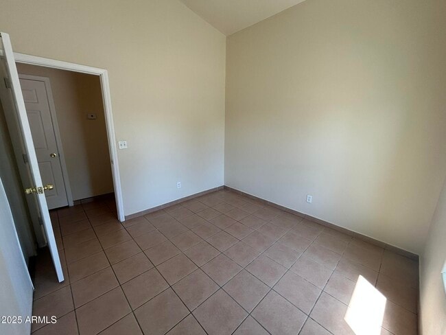 Building Photo - 1062 N 27th St