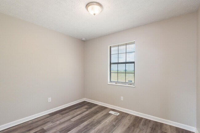 Building Photo - 2832 Vicksburg Ln