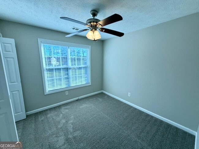 Building Photo - 209 Hunt Club Cir