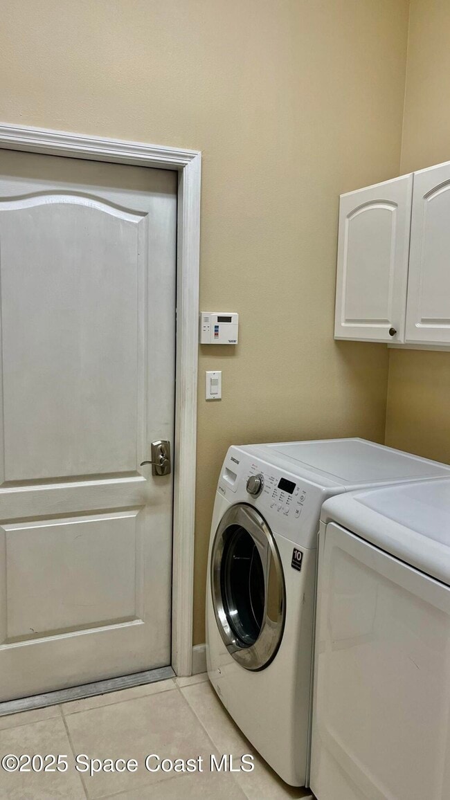 Building Photo - 2304 Addington Ct