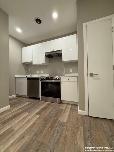 Building Photo - 50 Evergreen St