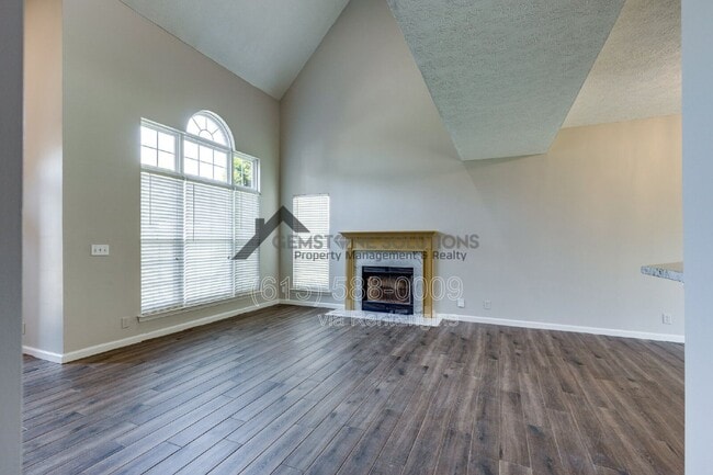 Building Photo - 2104 Loudenslager Dr