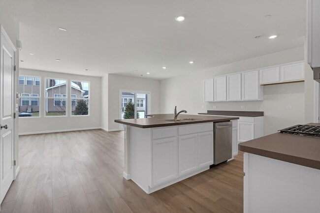 Building Photo - 5918 Hawkweed Dr