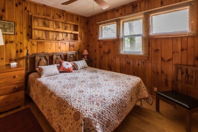 Building Photo - 4168 Lake Shore Dr