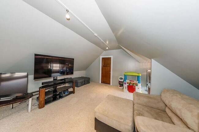 Building Photo - DG-1549/1551 N 57th Street