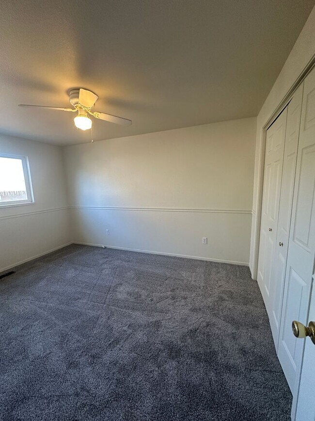 Building Photo - 3-Bedroom Home for Rent