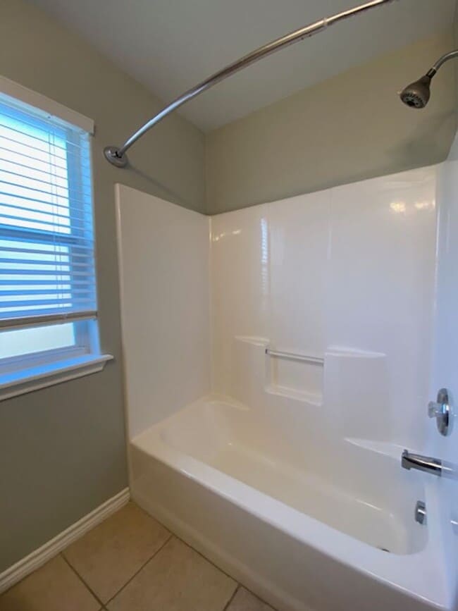 Building Photo - DON'T MISS THIS INCREDIBLE SOUTHSIDE LEASING OPPORTUNITY!