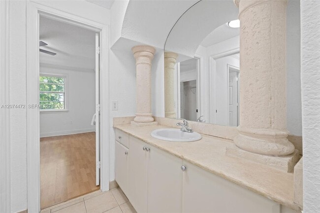 Building Photo - 17255 SW 95th Ave