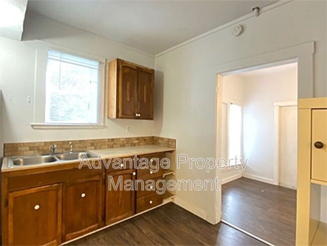 Building Photo - 240 NW 9th St