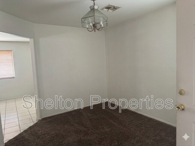 Building Photo - 7391 W Solano Dr N