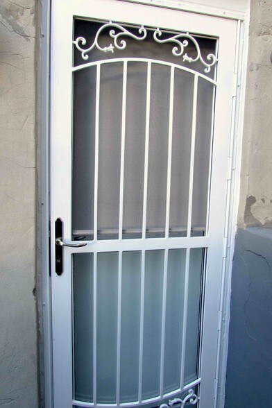 Private Entrance - 8 Templar Ct