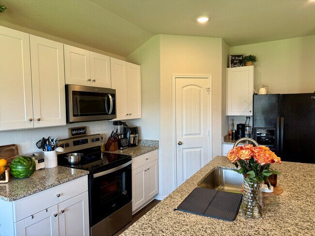 Building Photo - 541 Chaco Lp