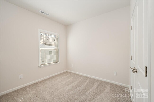 Building Photo - 6027 Towering Oaks Dr