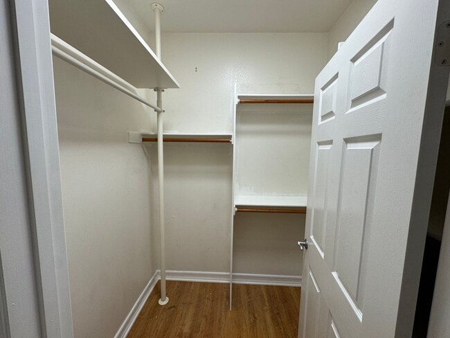 Building Photo - 3 Bedroom 2 Bathroom down town San Diego