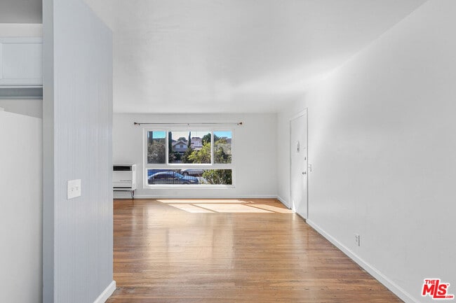 Building Photo - 1210 N New Hampshire Ave