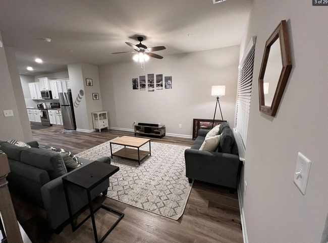Building Photo - 1057 Bayrose Cir