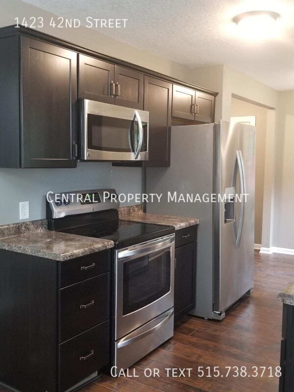 Building Photo - 1423 42nd St